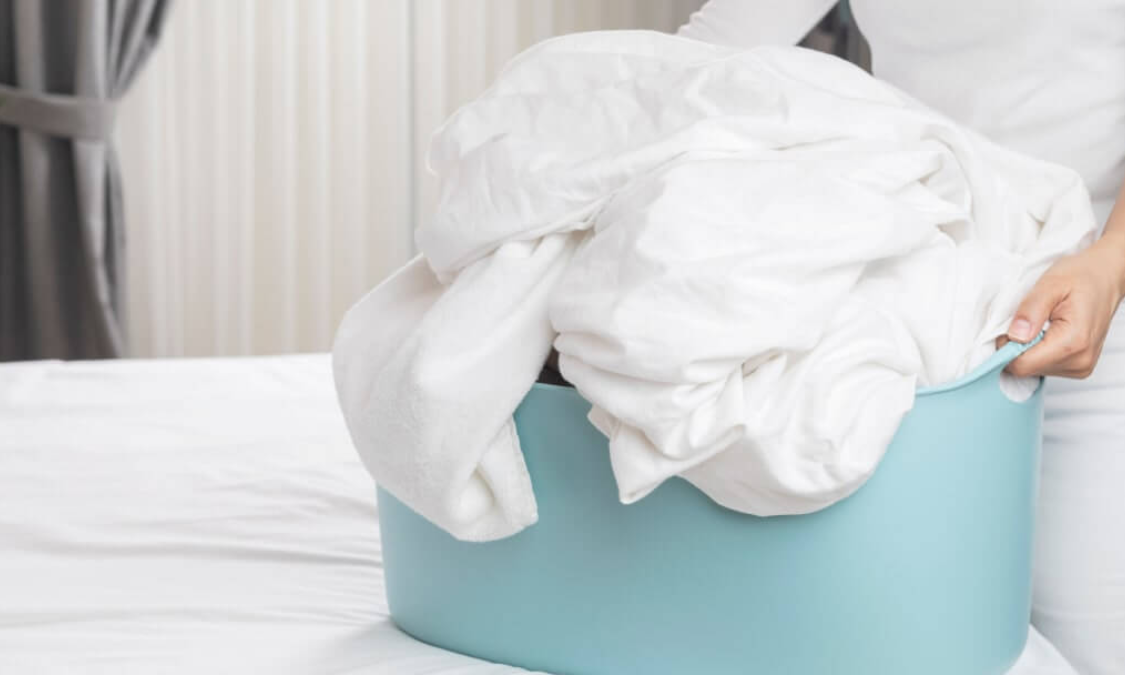 Cara Mencuci Sprei yang Kotor Sekali